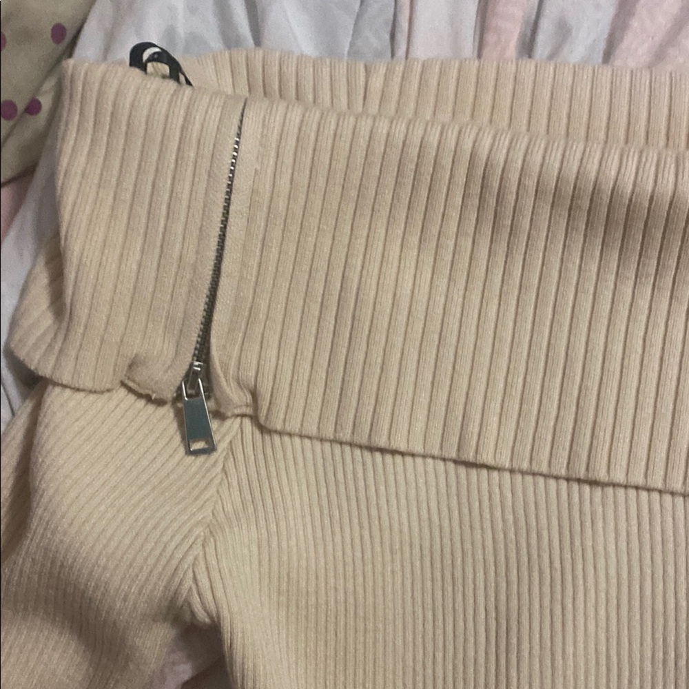 Off-Shoulder Cream Sweater - Picture 2 of 3